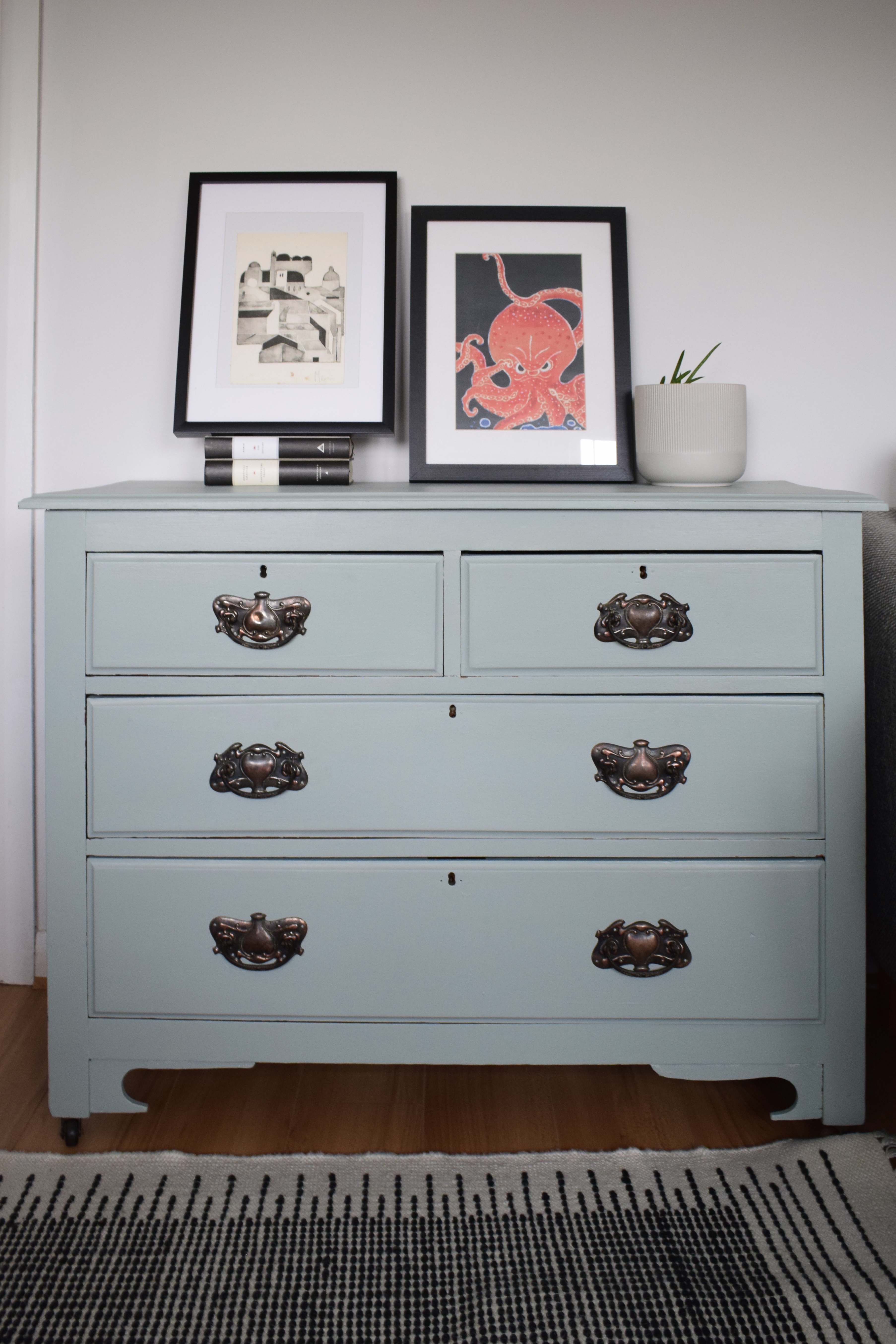 Vintage Chest of Drawers